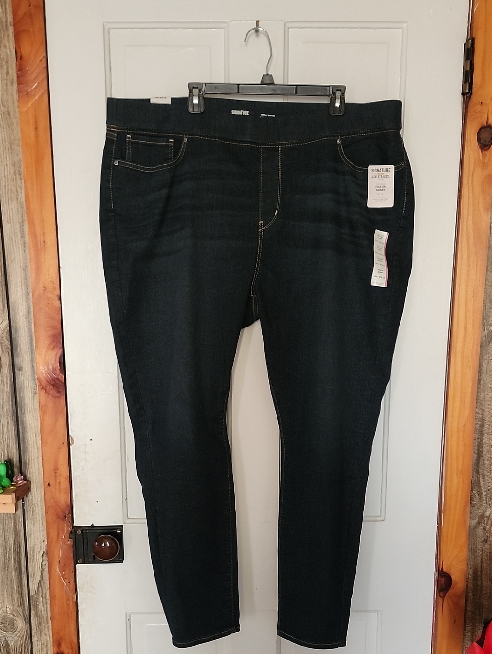 Levi's Women's Skinny Jeans in Black Wash